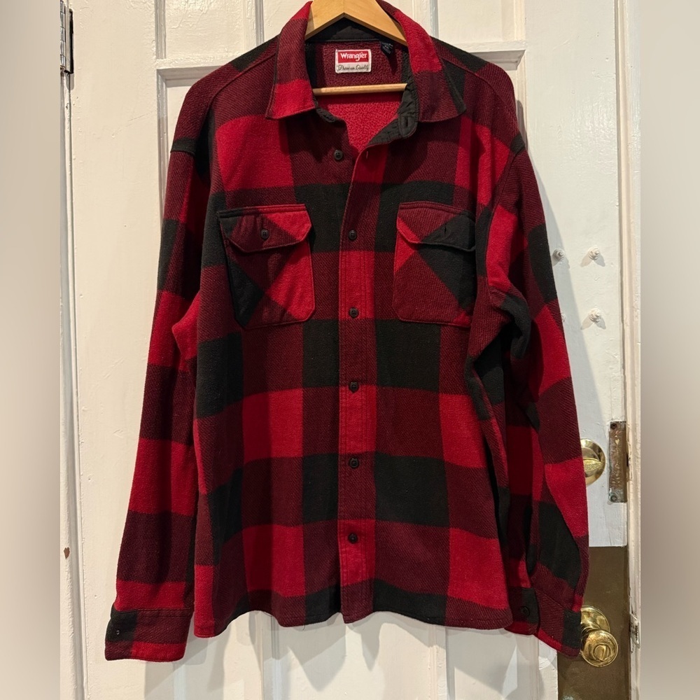 Wrangler Men's Red and Black Plaid Button-Down Shirt